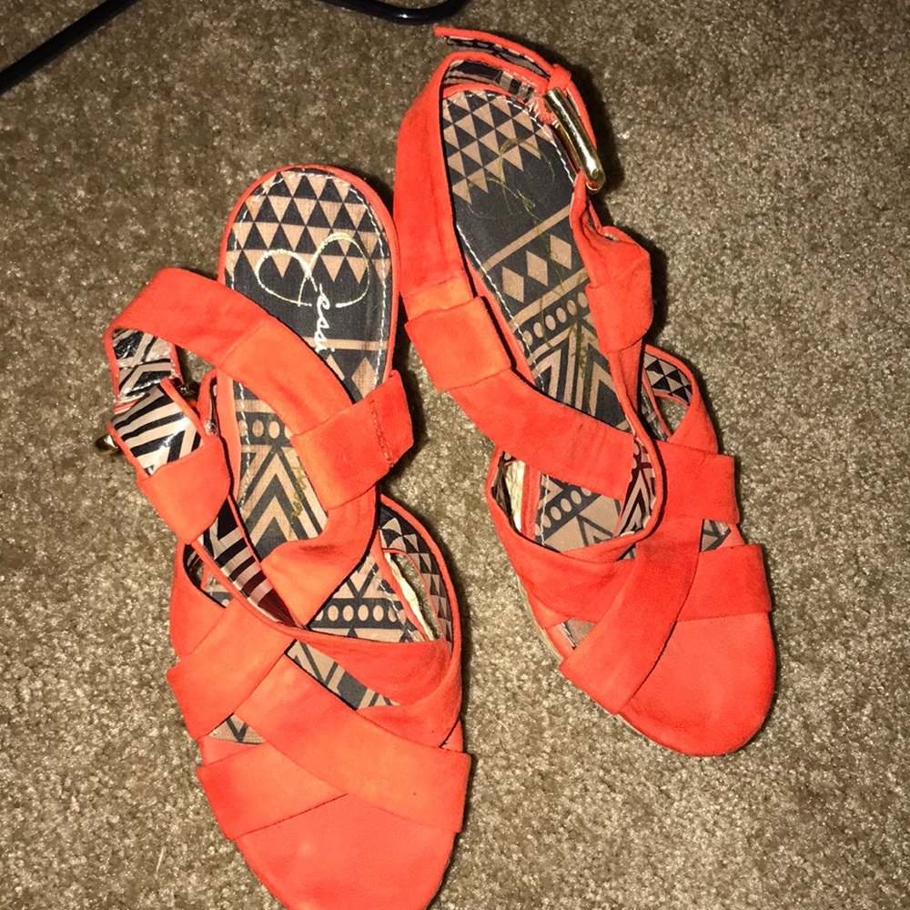 Cute spring or summer wedges - Picture 2 of 2